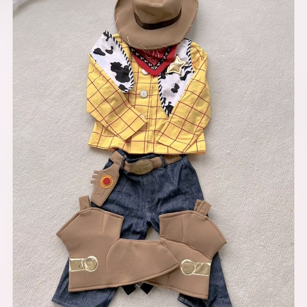 Disney Store Toy Story Sheriff Woody Cowboy Costume. Size 5/6. NWT